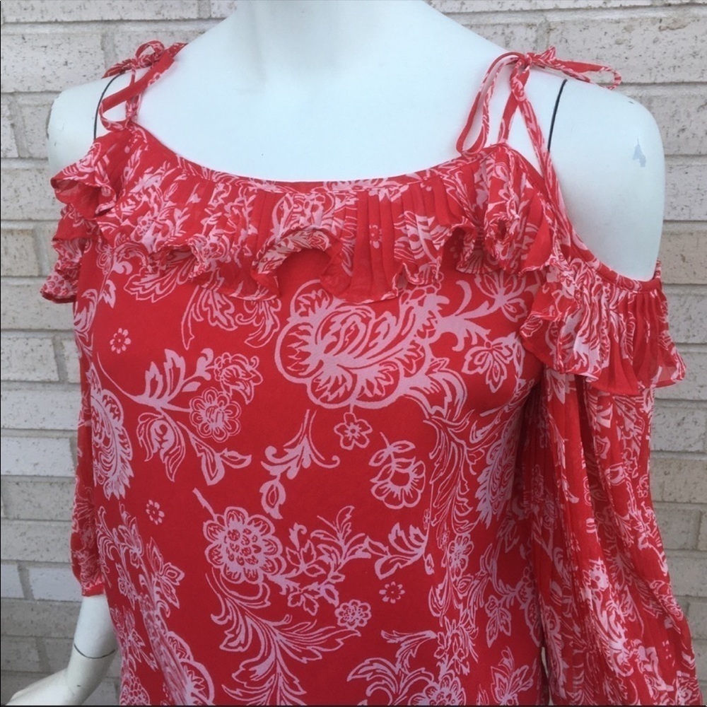 Nwt Ella Moss Red White Off-Shoulder Top Blouse Floral Ruffle Size Medium — image 8 of 8